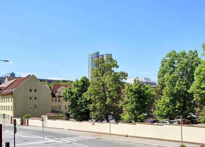 Luxury 1Bdr Apt Only 8 Min To Dancing House