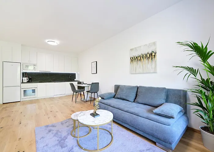 Luxury 1Bdr Apt Only 8 Min To Dancing House